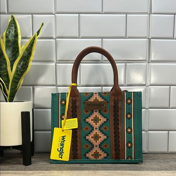 wrangler Handbags - NWT Wrangler tote